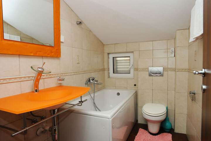 Room 37 of 45