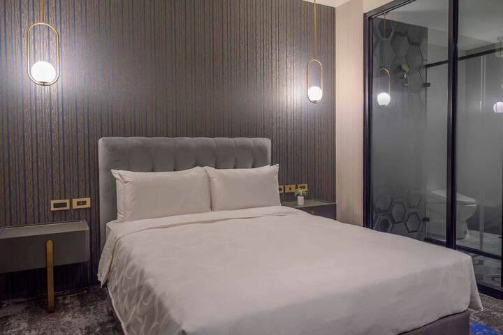 Room 18 of 36