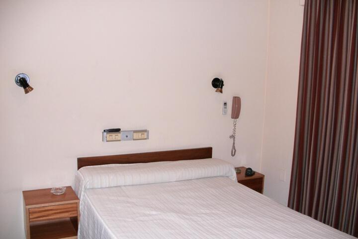 Room 9 of 13
