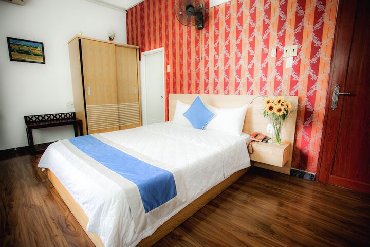 Room 9 of 24