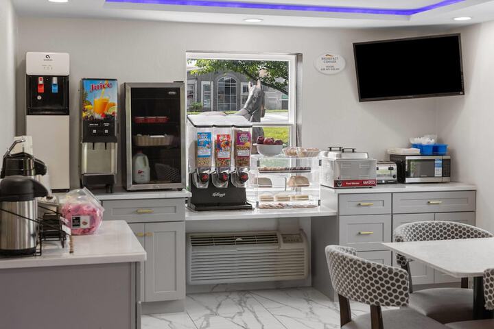 Breakfast/Coffee Service 47 of 65