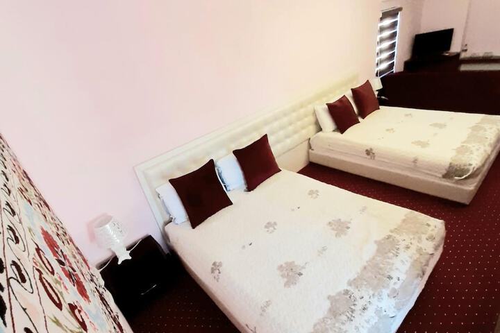 Room 17 of 47