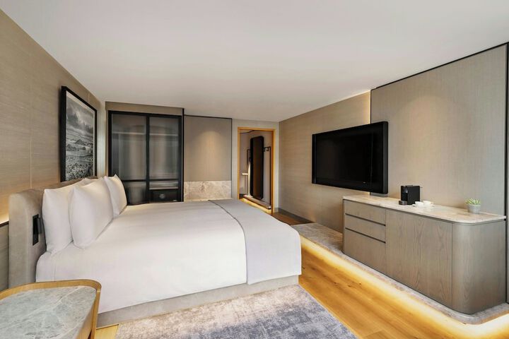 Room 15 of 107