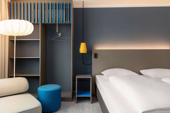 Room 16 of 48
