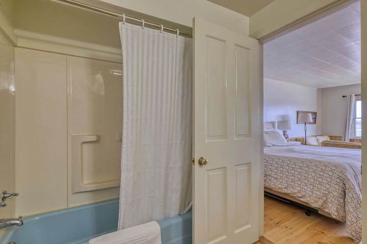 Room 77 of 113