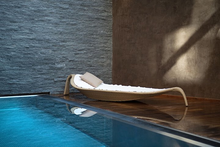 Pool 44 of 91