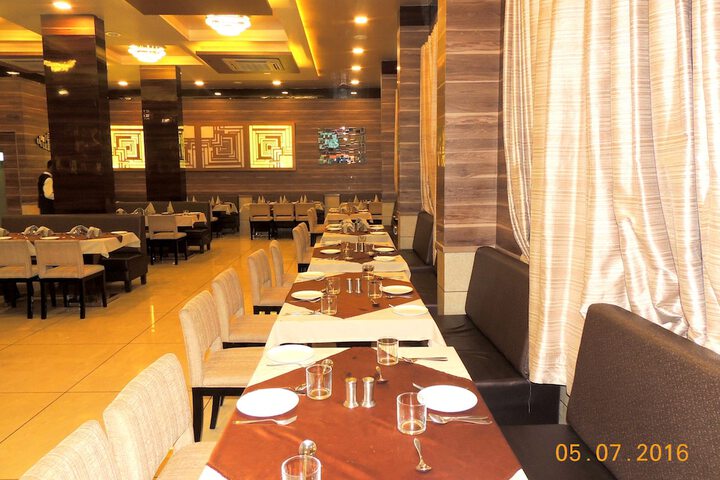Dining 18 of 26