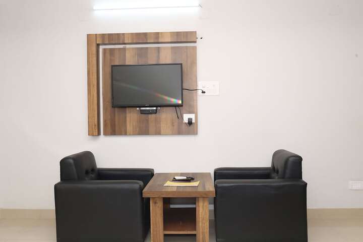 Room 5 of 6