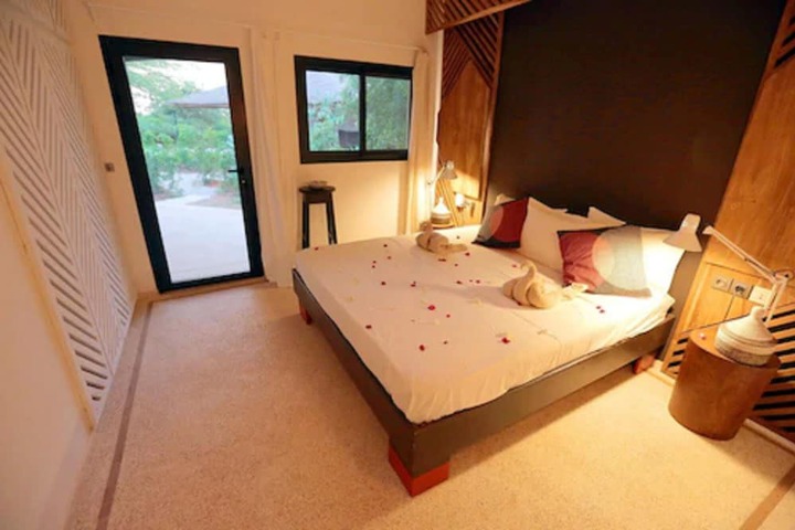 Room 6 of 32