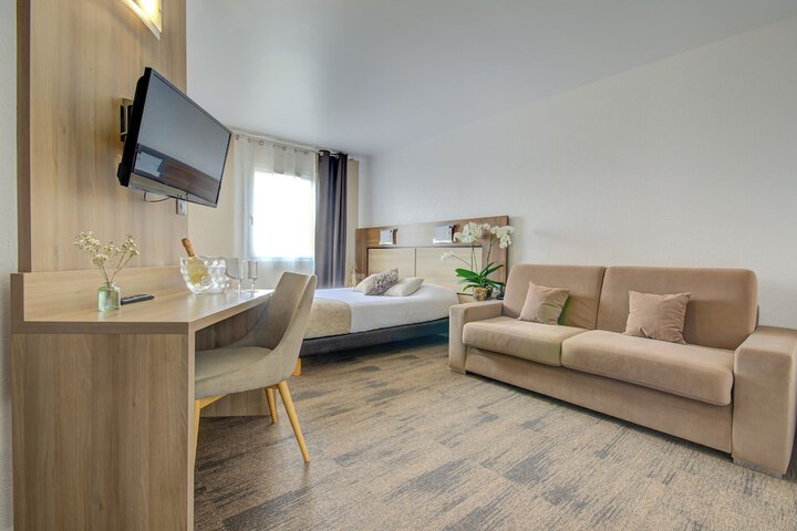 Room 10 of 54