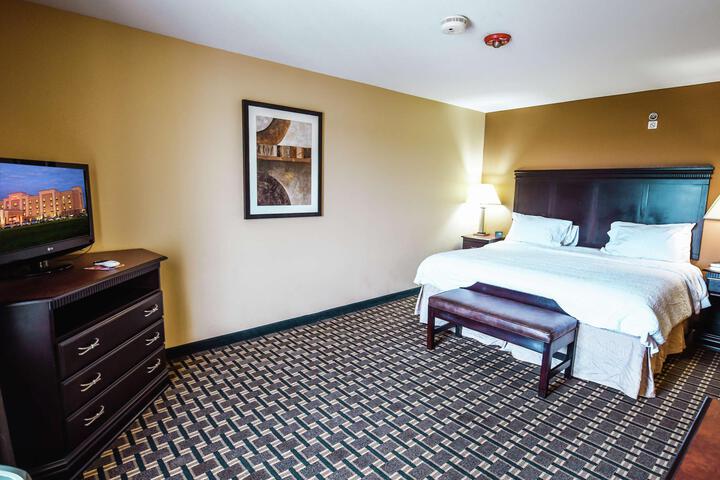1 King Bed (7 of 19)