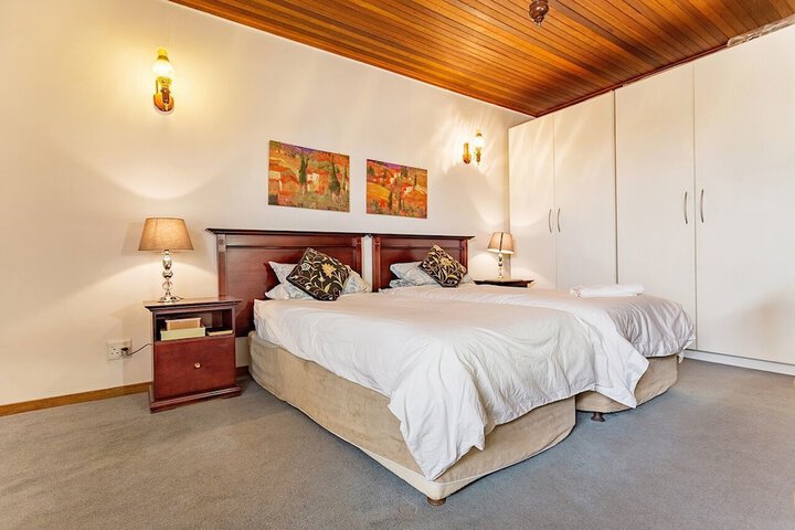 Room 10 of 29