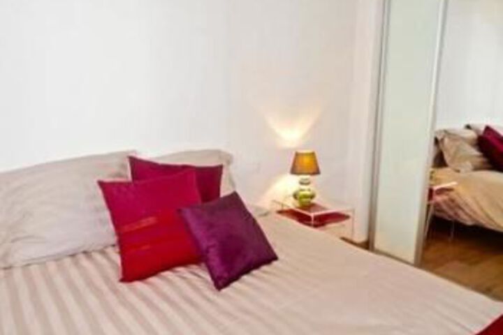 Room 7 of 25