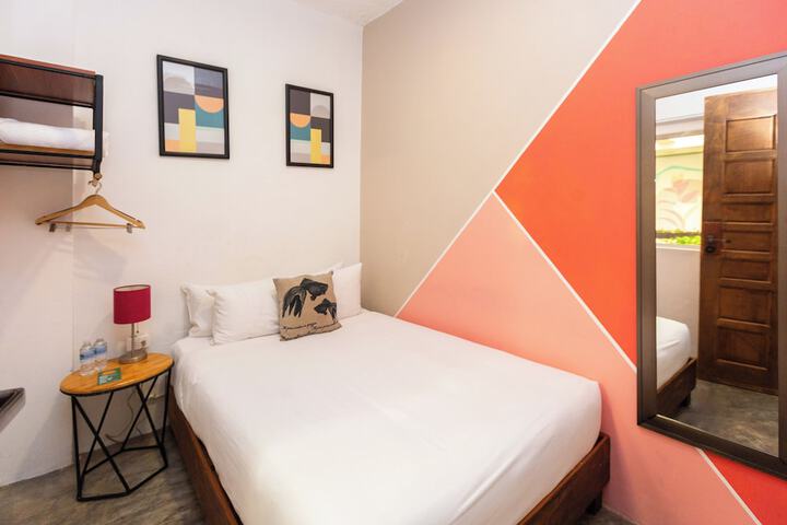 Room 16 of 68