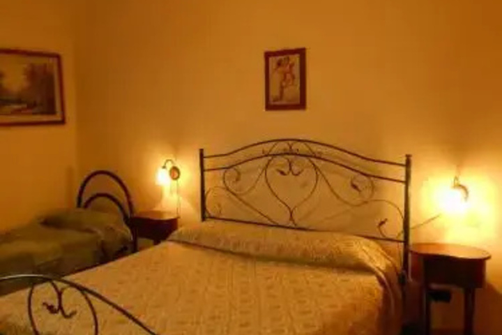 Room 4 of 13