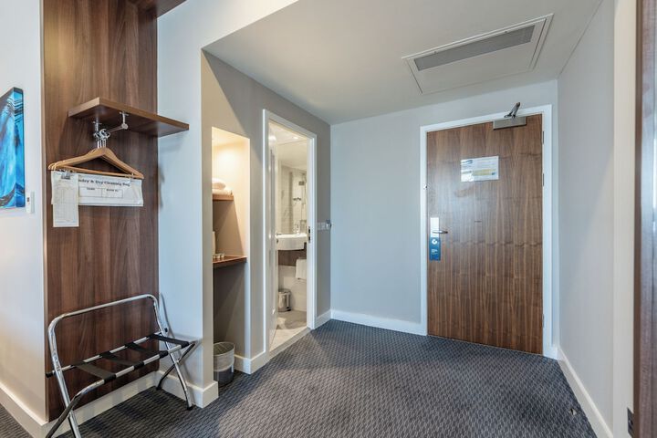 Room 19 of 110