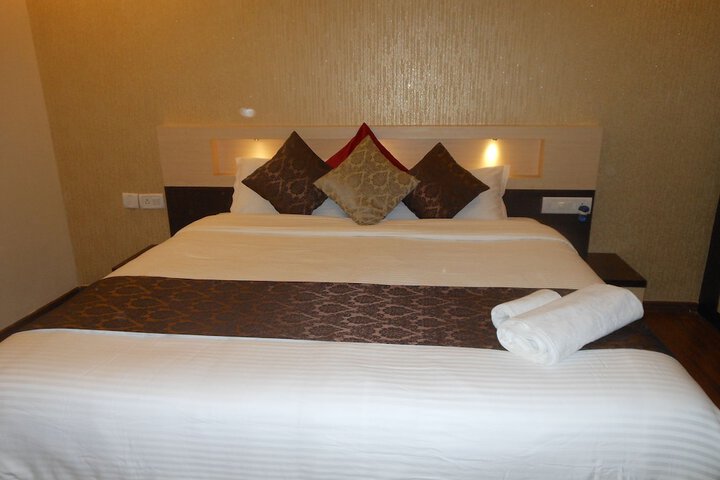 Room 5 of 30