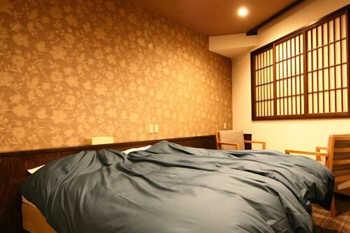 Room 15 of 49