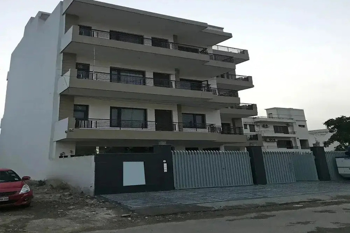 OYO 14482 Hotel Tavishk