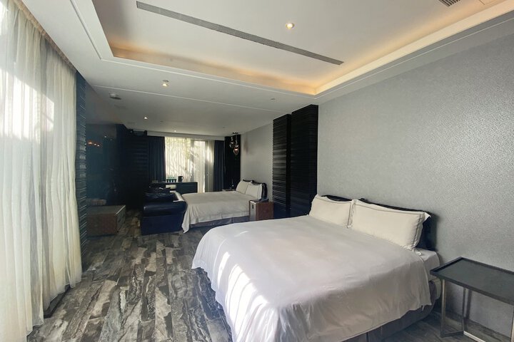 Room 48 of 91