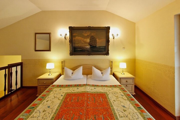 Room 3 of 41