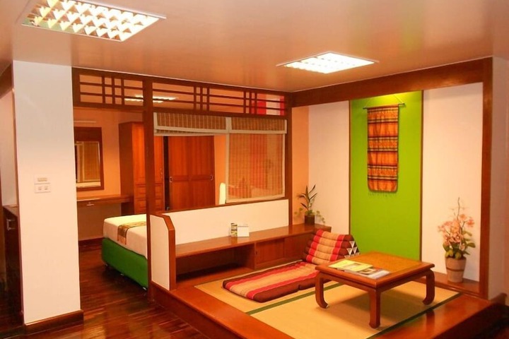 Room 21 of 48