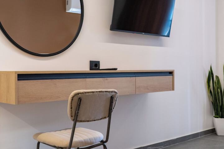Room 21 of 108