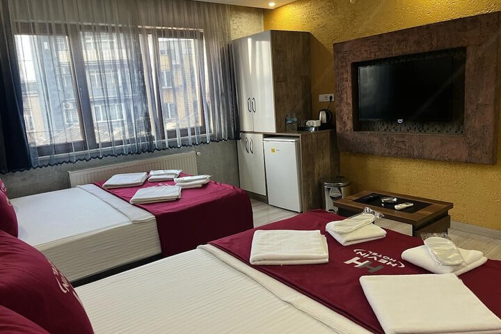 Room 7 of 18