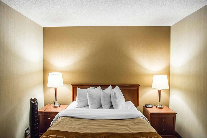Room 10 of 83