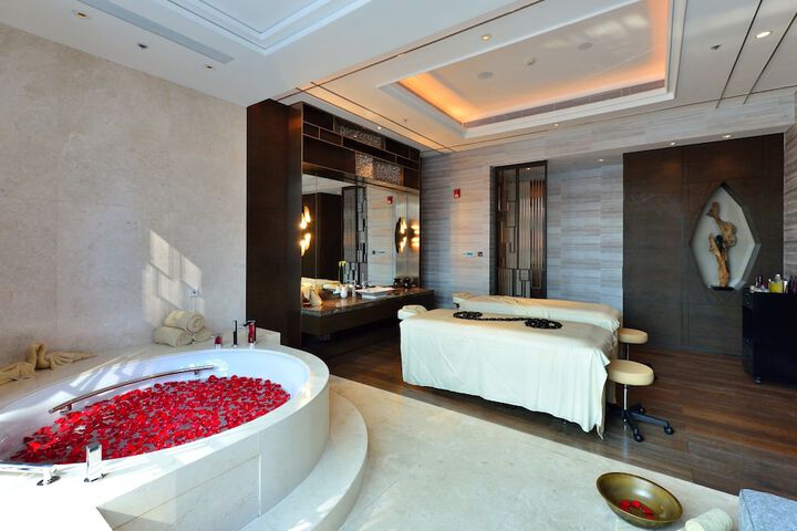 Room 44 of 86