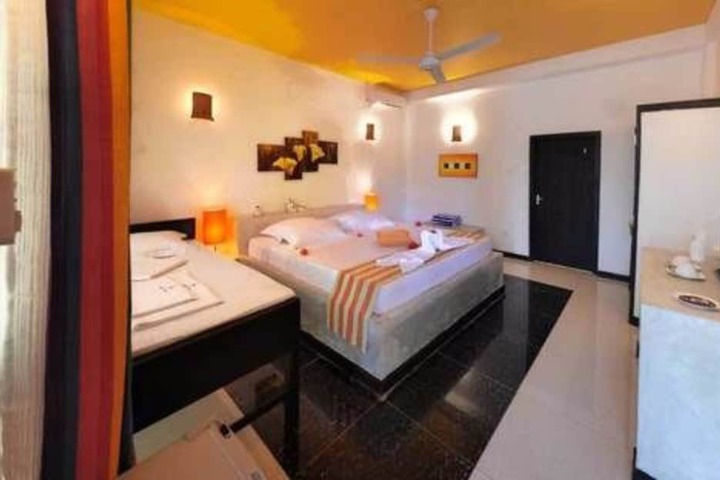 Room 6 of 27