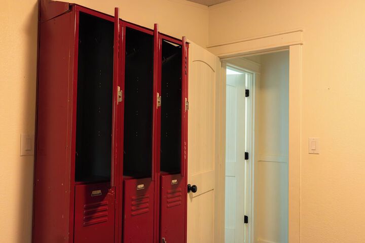 Room 78 of 917
