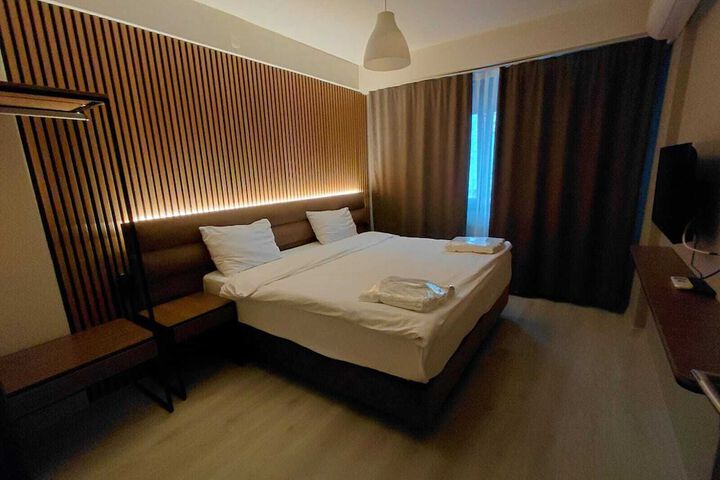 Room 20 of 33