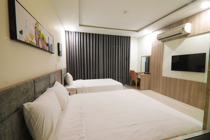 Room 12 of 74