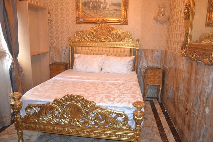 Room 10 of 61