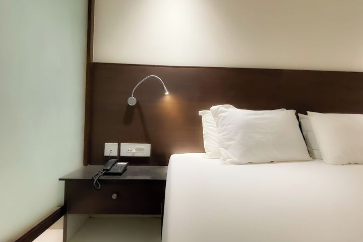 Room 25 of 41