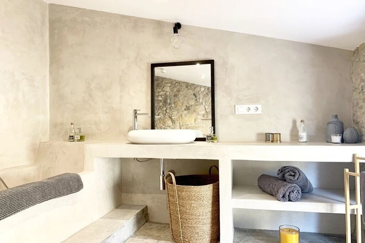 Room 9 of 19