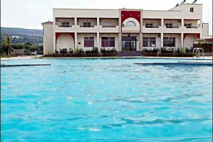 Pool 2 of 8