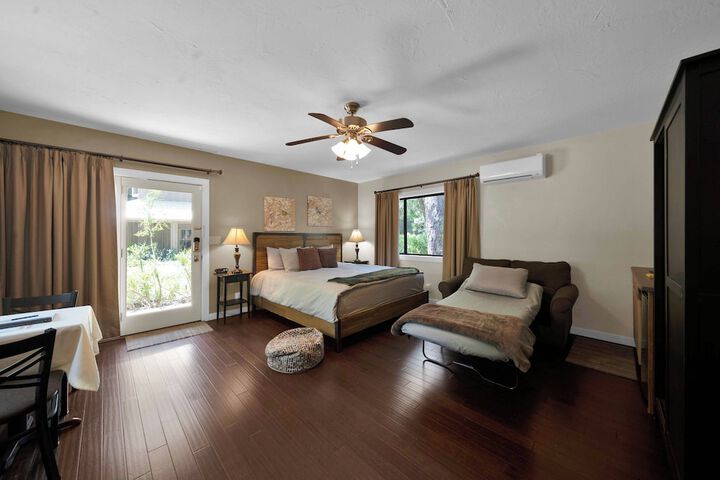 Room 47 of 172