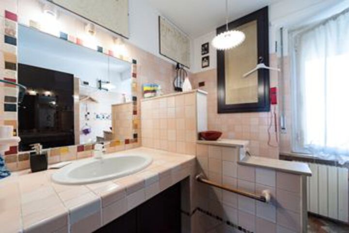 Room 3 of 21