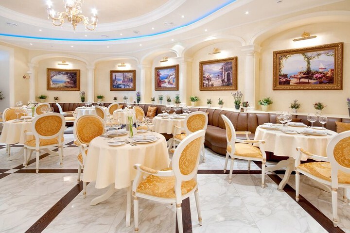 Dining 92 of 122