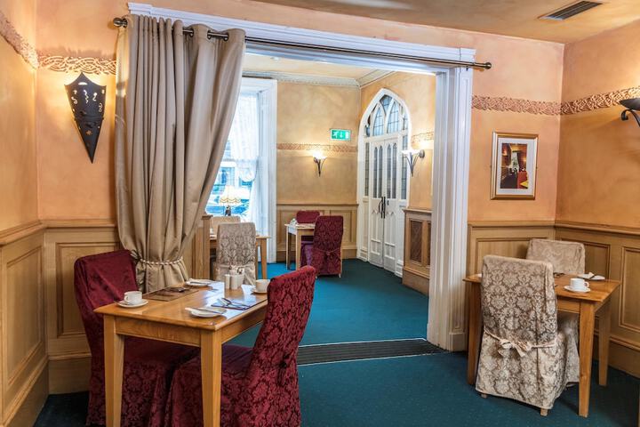 Breakfast area