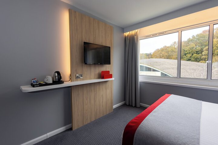 Room 7 of 32