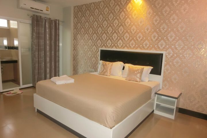 Room 8 of 21