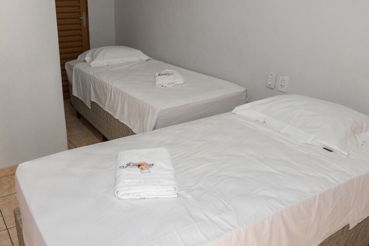 Room 5 of 40