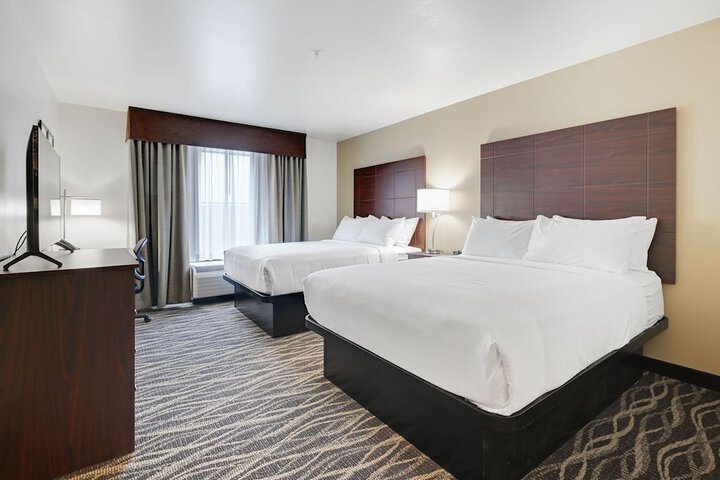 2 Queen Guest Room (8 of 18)