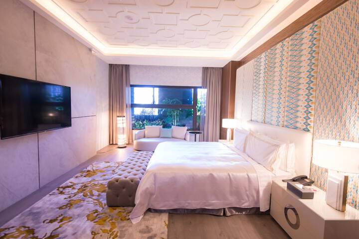 Room 36 of 71