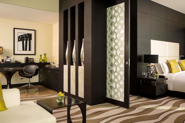 Room 28 of 167