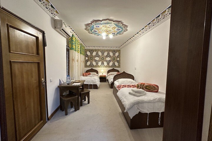 Room 13 of 38