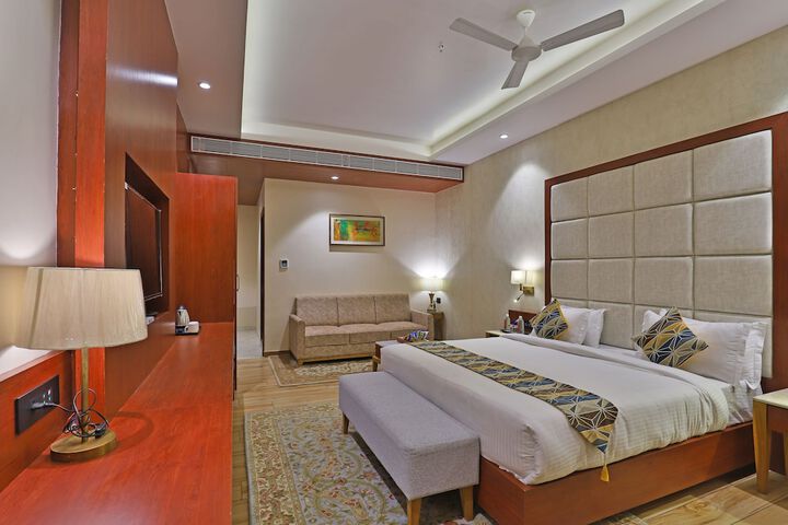 Room 5 of 23